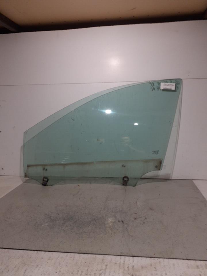 Vitre avant gauche RENAULT CLIO 3 PHASE 2 BREAK Diesel - 1