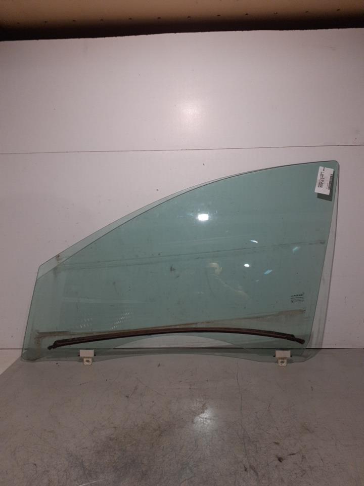 Vitre avant gauche RENAULT MEGANE 3 PHASE 1 BREAK Essence - 1