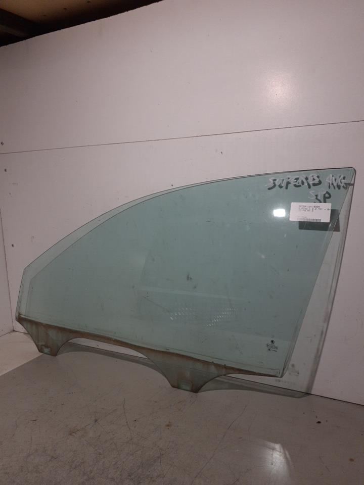 Vitre avant gauche SKODA SUPERB 1 Diesel - 1