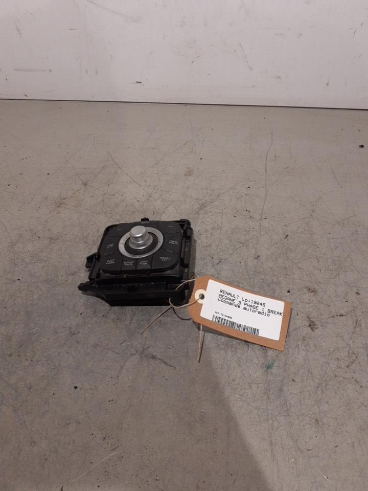 Commande autoradio RENAULT MEGANE 3 PHASE 1 BREAK Essence - 1