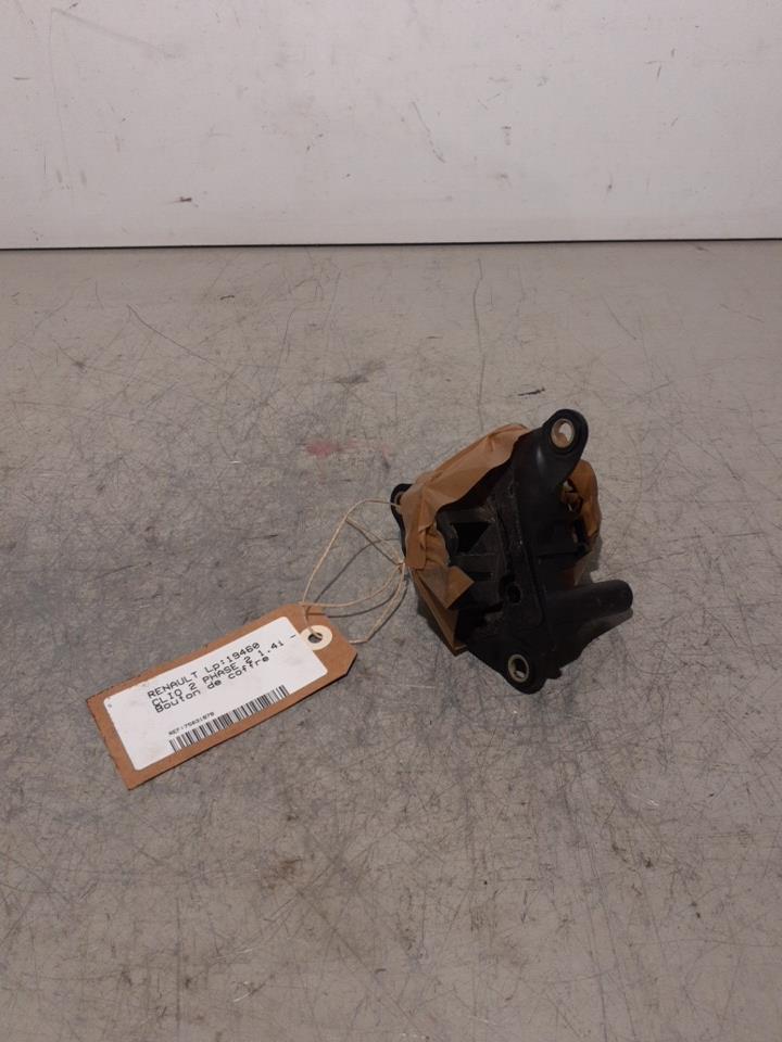 Bouton de coffre RENAULT CLIO 2 PHASE 2 Essence - 1