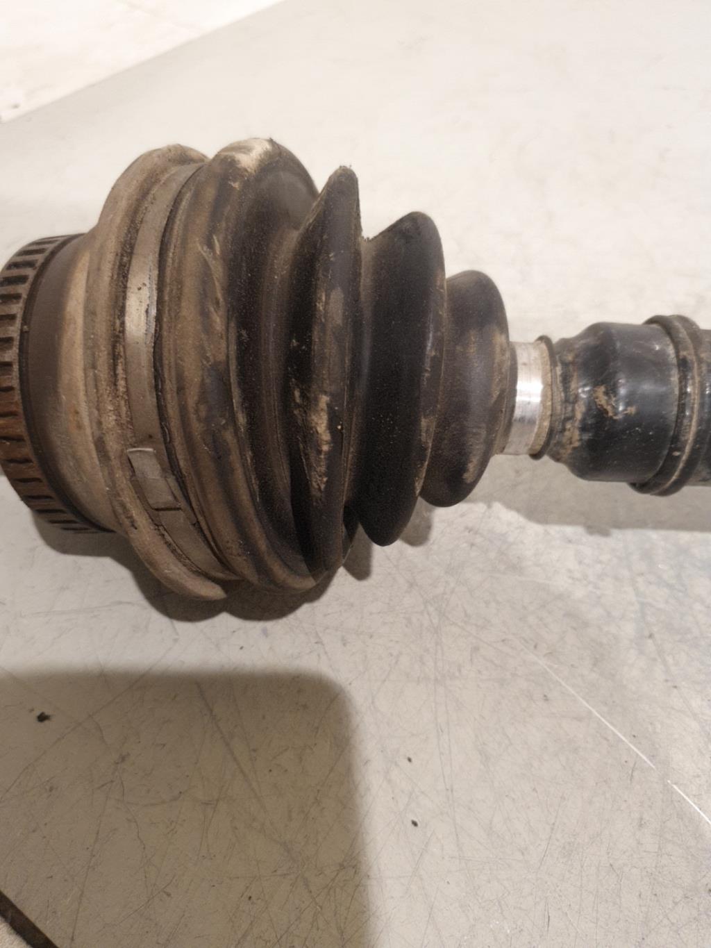 Cardan gauche (transmission) AUDI A6 2 AVANT PHASE 1 BREAK Diesel - 1