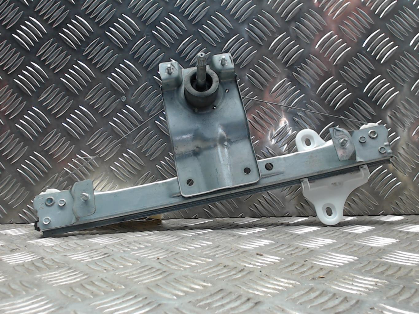 Alzacristalli manuale posteriore sinistro RENAULT CLIO 4 PHASE 2 Diésel - 1