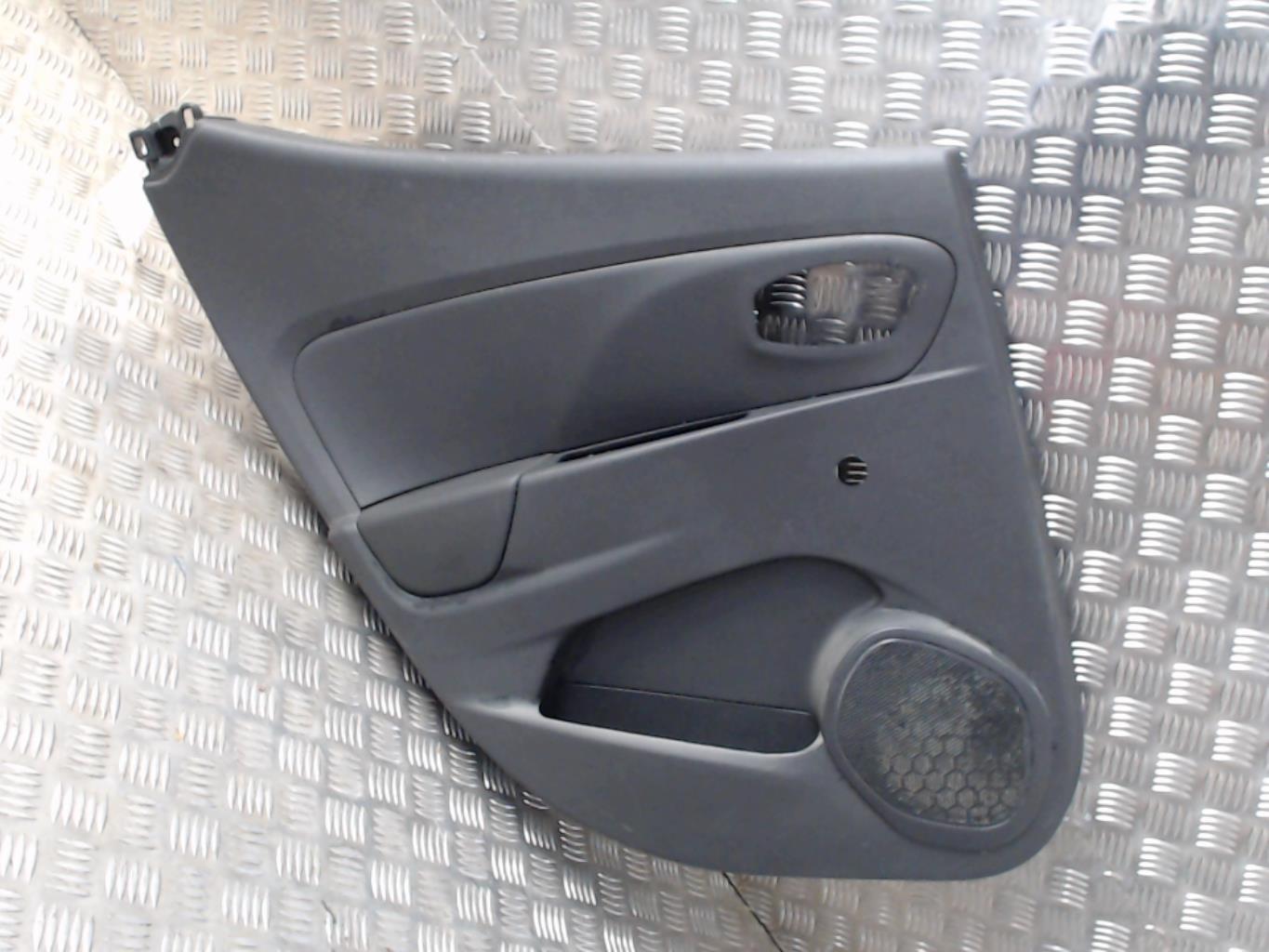 Pannello portiera posteriore sinistro RENAULT CLIO 4 PHASE 2 Diésel - 1