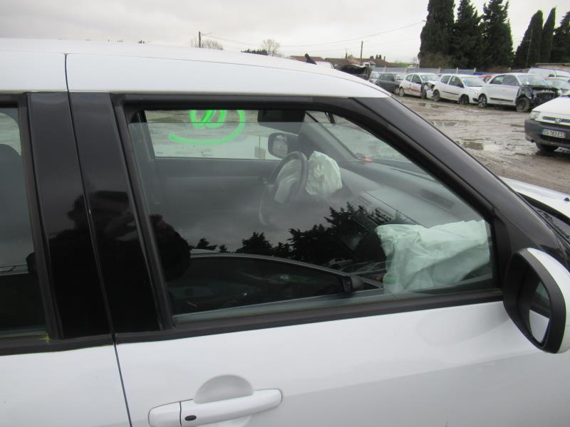 Vetro anteriore destro SUZUKI SWIFT 3 Diésel - 1