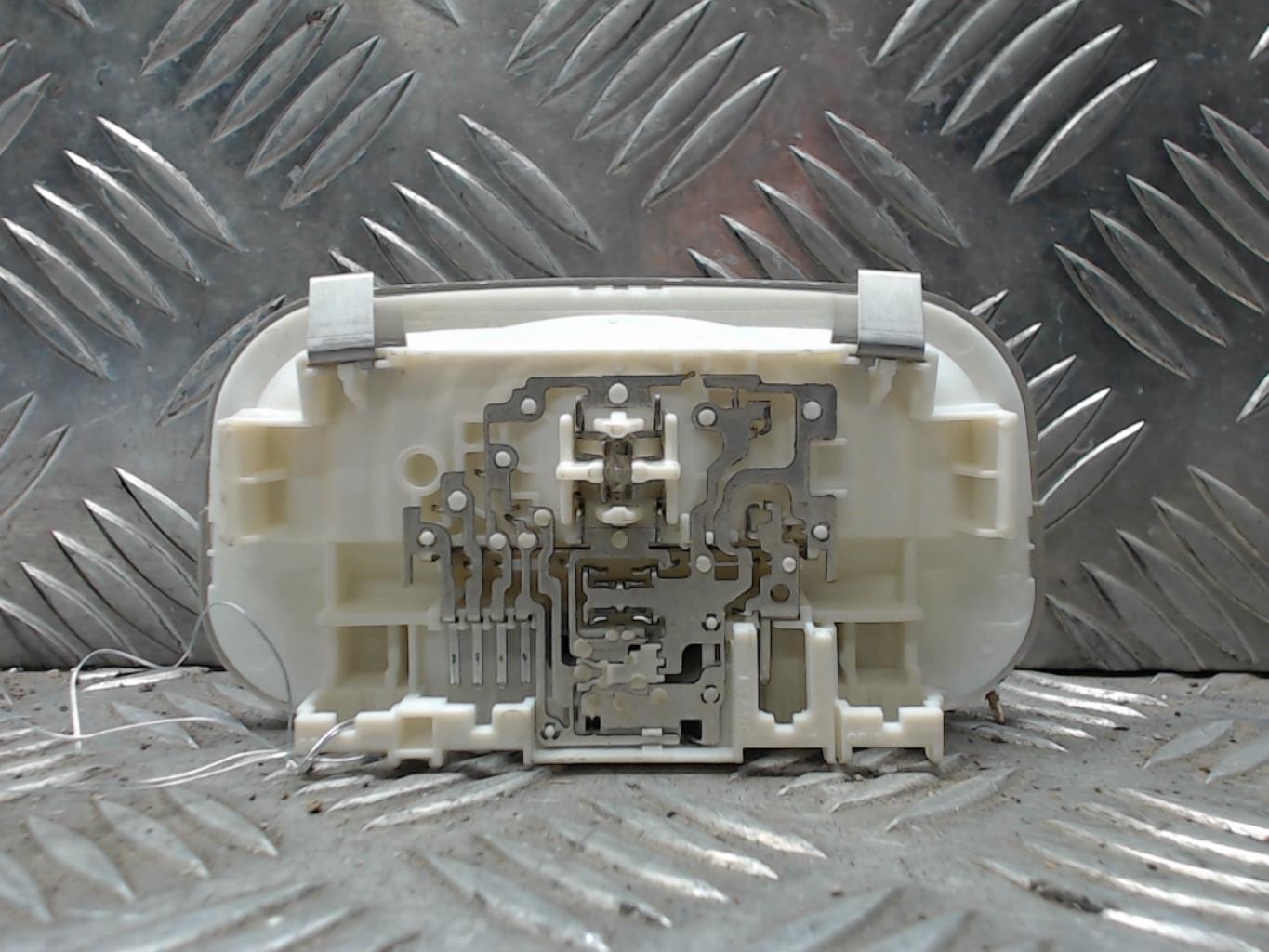 Eclairage de plafonnier PEUGEOT 207 Diesel - 1