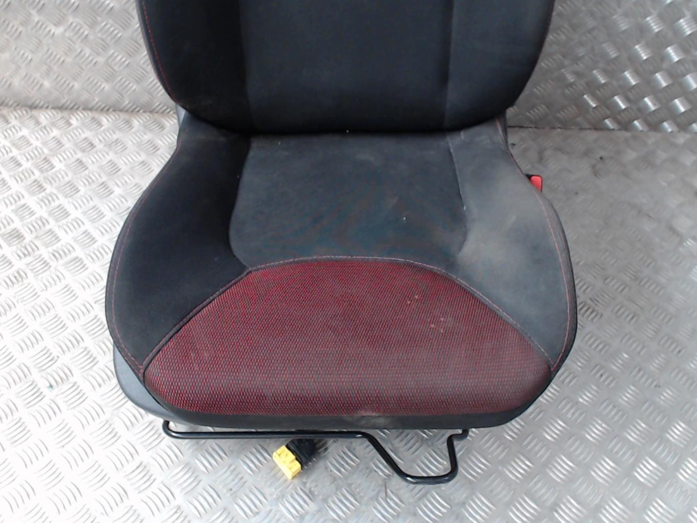Siege avant droit RENAULT CLIO 4 PHASE 1 Diesel - 1