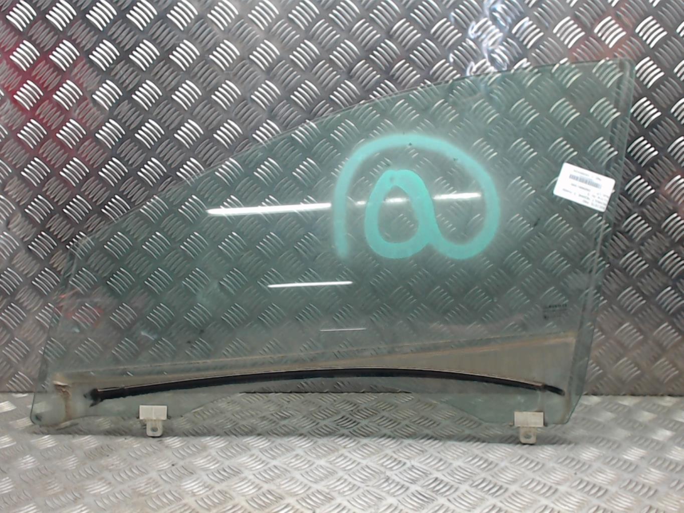 Vitre avant gauche RENAULT MEGANE 3 PHASE 1 Diesel - 1