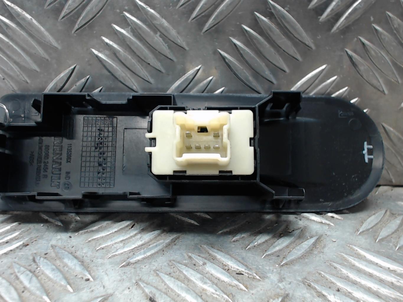 Interruttore lavacristalli anteriore destro RENAULT CLIO 4 PHASE 1 Diésel - 1