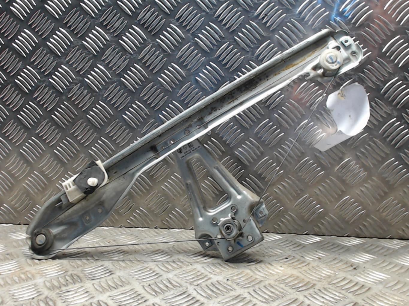 Alzacristalli manuale posteriore destro RENAULT CLIO 3 PHASE 2 BREAK Diésel - 1