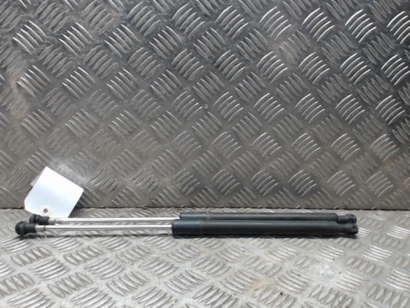 Verin de coffre RENAULT CLIO 3 PHASE 2  - 1