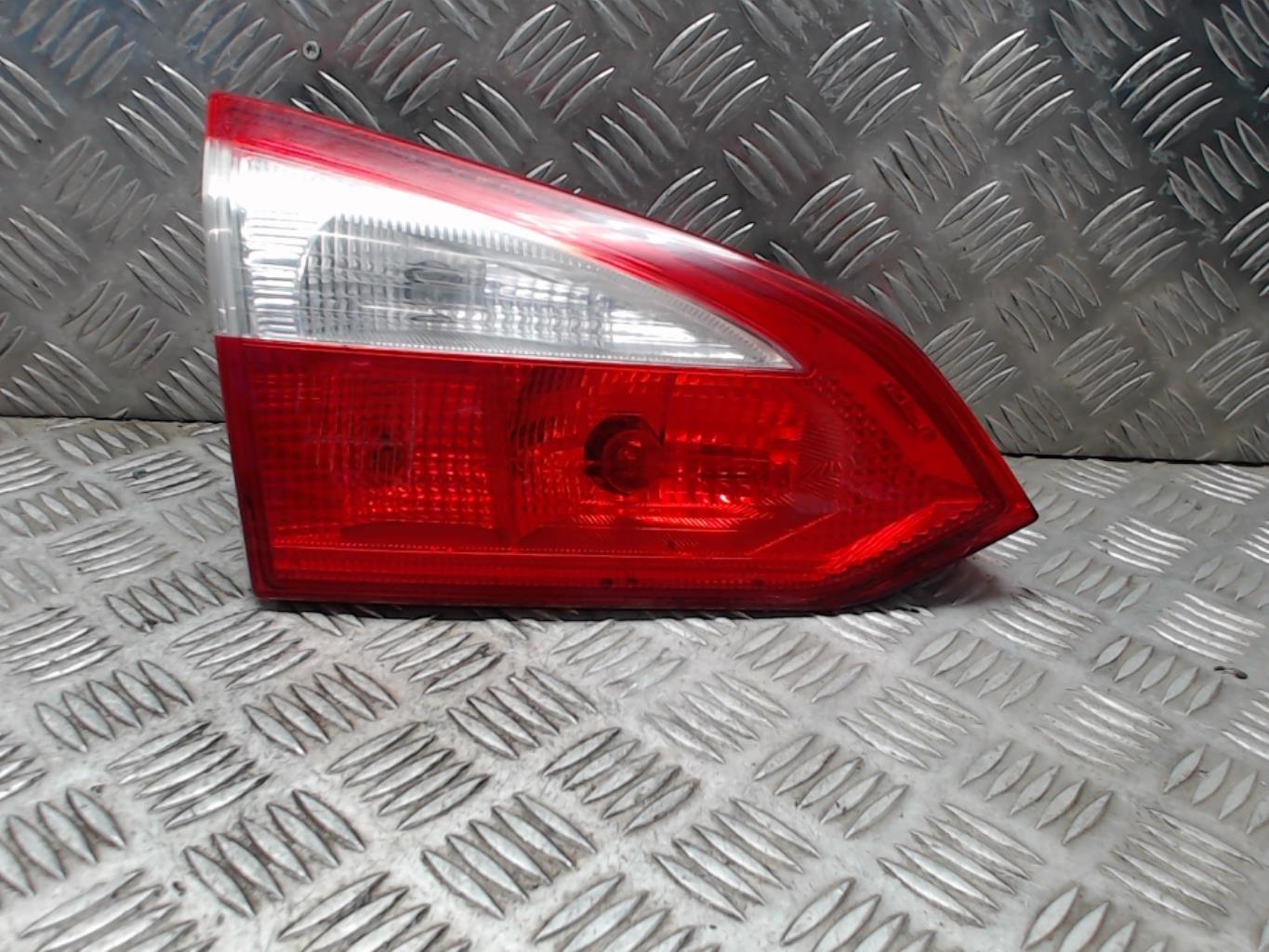 Feu arriere secondaire gauche (feux) FORD FOCUS 3 PHASE 1 BREAK Diesel - 1