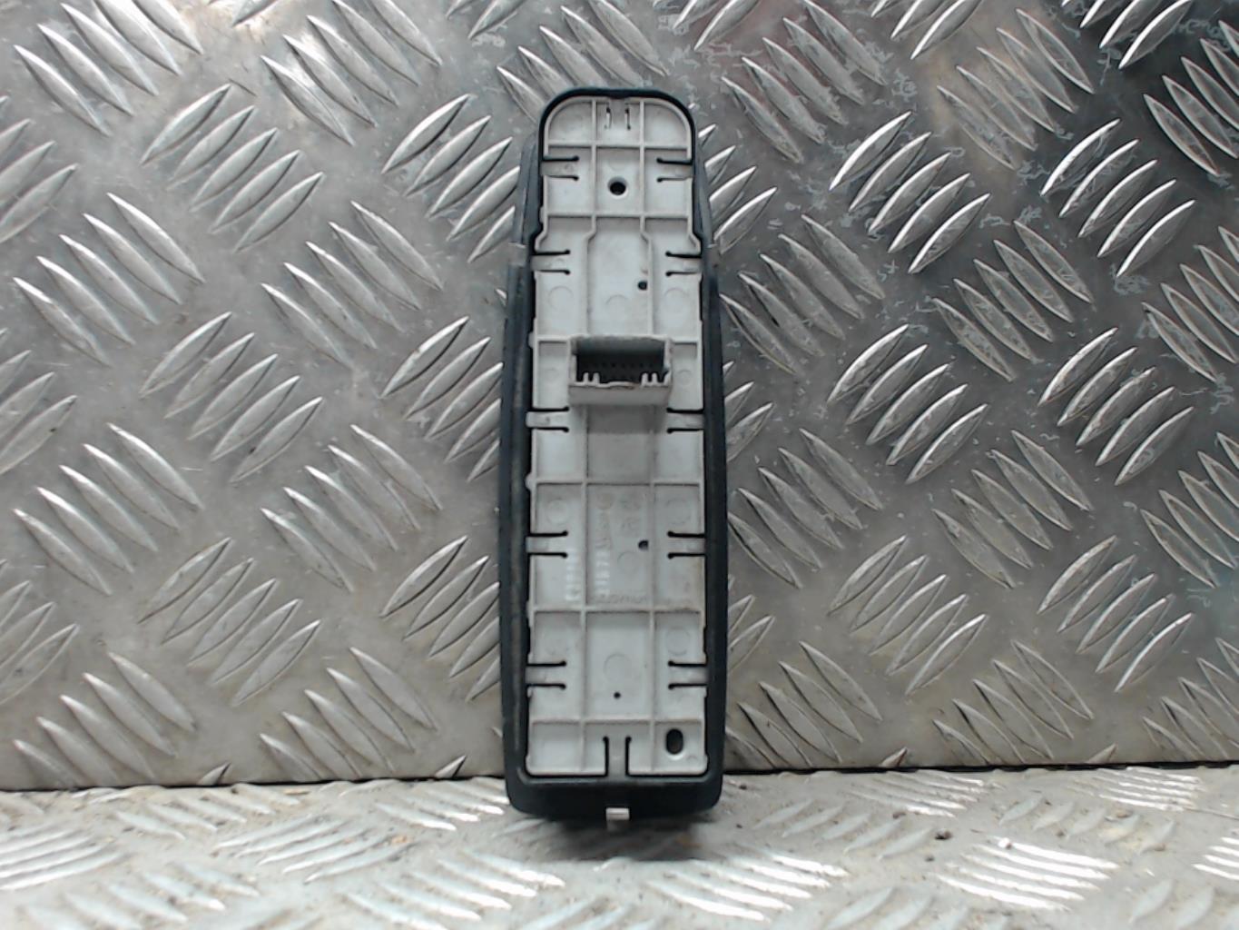 Interruttore lavacristalli anteriore sinistro RENAULT LAGUNA 3 PHASE 1 Diésel - 1