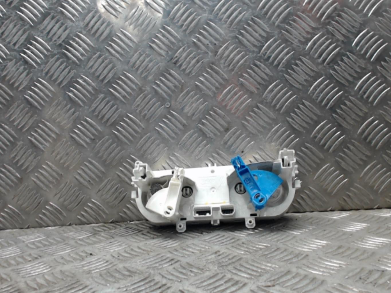 Commande chauffage RENAULT CLIO 4 PHASE 2 Diesel - 1