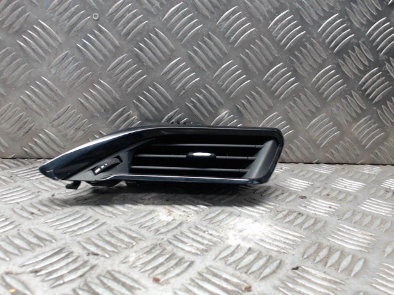 Bocchetta aerazione cruscotto anteriore destra PEUGEOT 208 1 PHASE 1 Diésel - 1