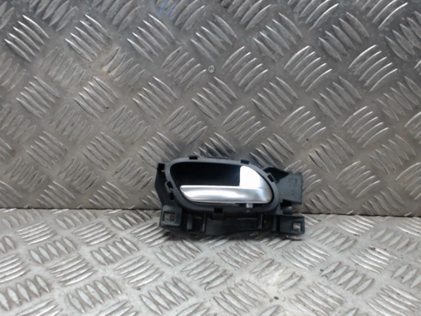 Maniglia interna anteriore destra PEUGEOT 208 1 PHASE 1 Diésel - 1