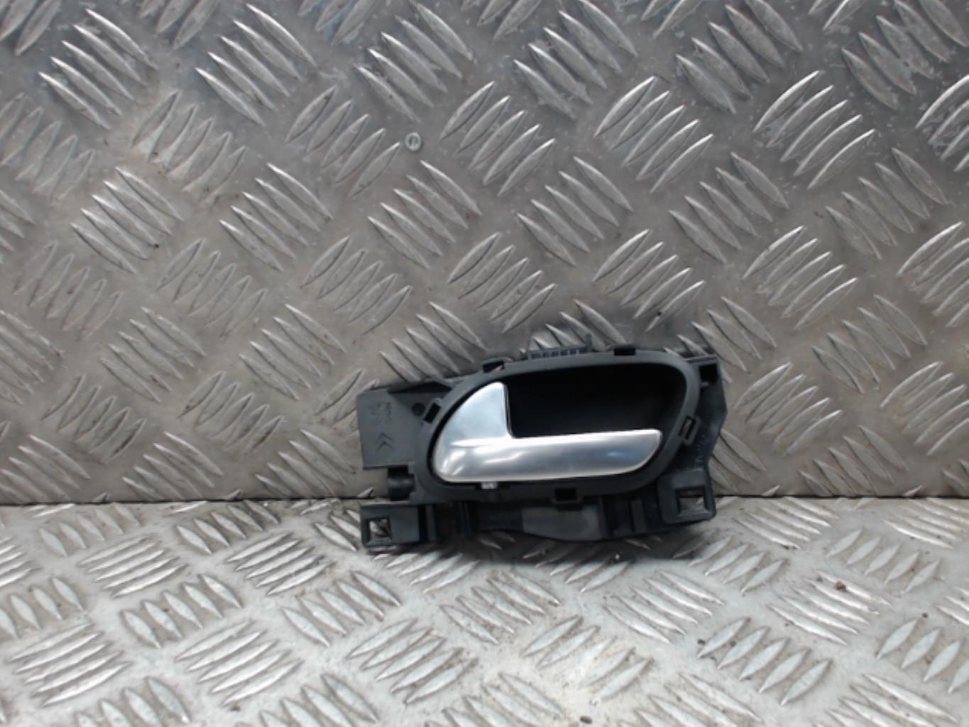 Maniglia interna anteriore sinistra PEUGEOT 208 1 PHASE 1 Diésel - 1
