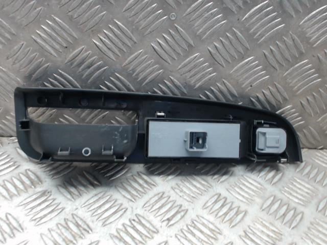 Interruttore lavacristalli anteriore sinistro VOLKSWAGEN GOLF 6 BREAK Diésel - 1
