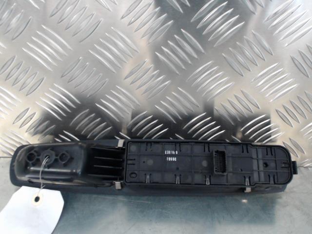 Bouton/Interrupteur RENAULT MEGANE 3 PHASE 1 Diesel - 1