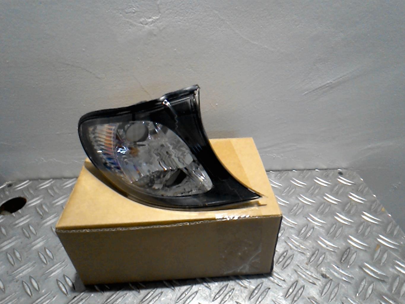Optique avant secondaire droit (feux)(clignotant) BMW SERIE 3 E46 PHASE 1  - 1