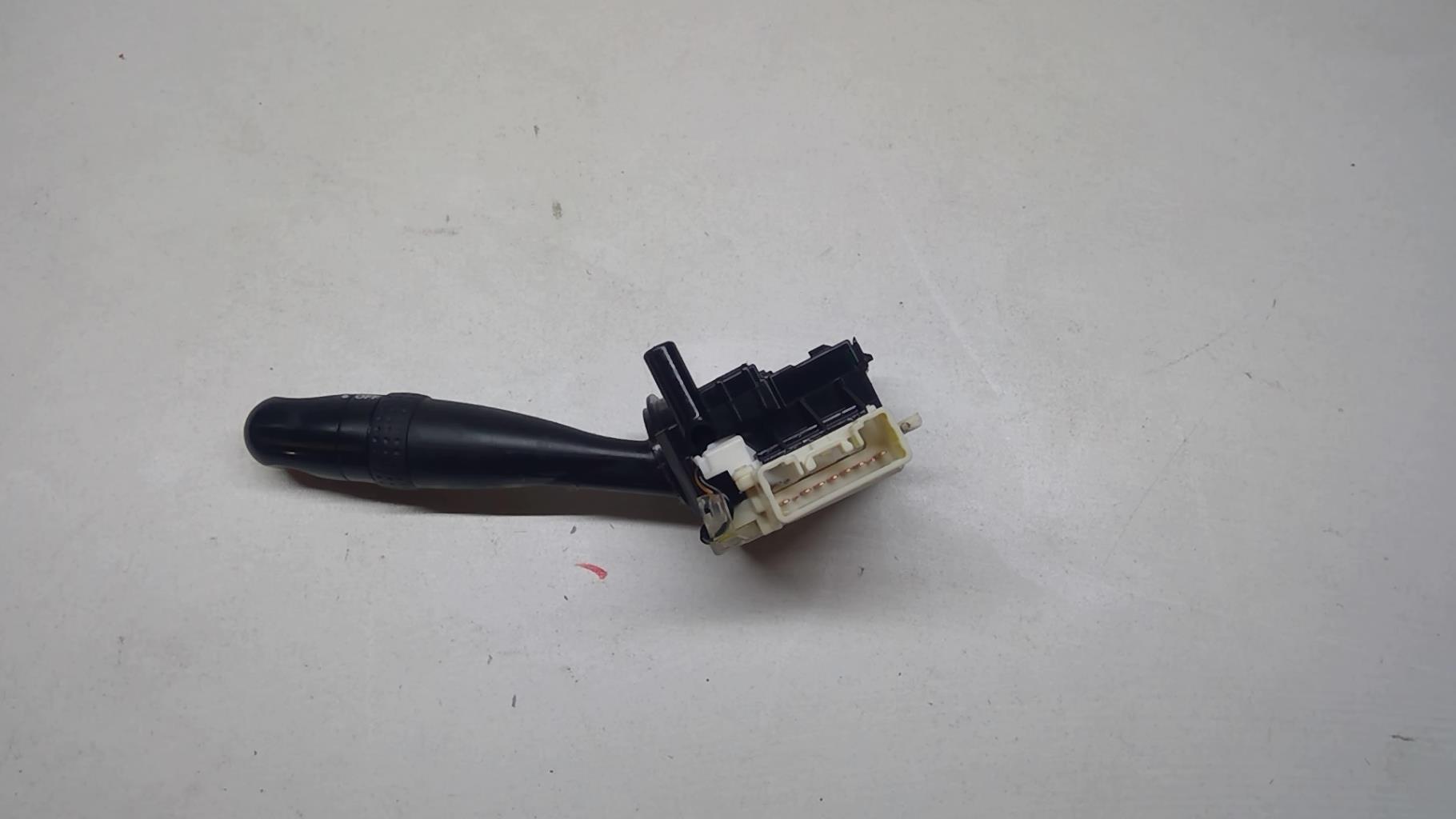 Commande de phare SUZUKI SWIFT 3 Essence - 1