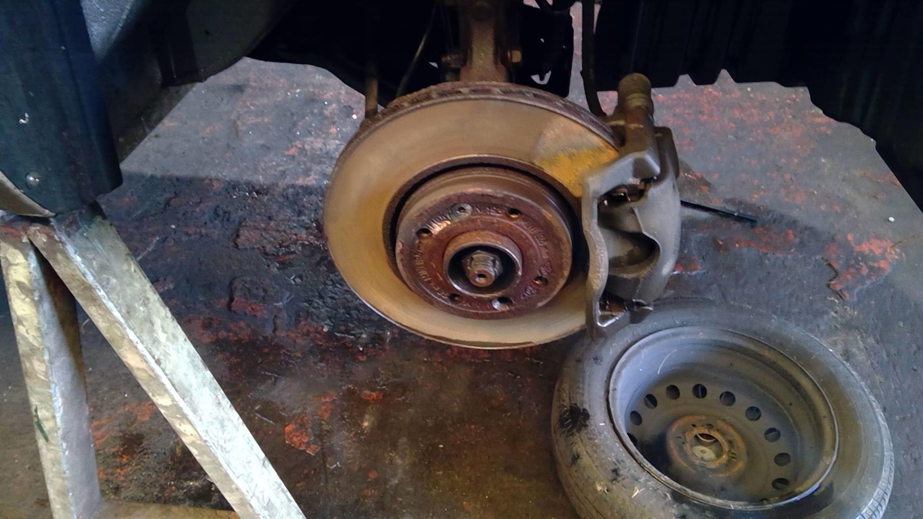 Moyeu avant droit NISSAN MICRA 3 PHASE 1 Essence - 1