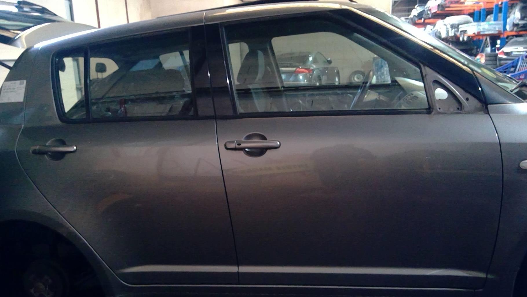 Porte avant droit SUZUKI SWIFT 3 Essence - 1