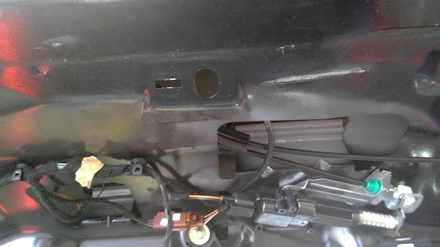 Serrure de hayon FORD FIESTA 4 PHASE 1 Essence - 1
