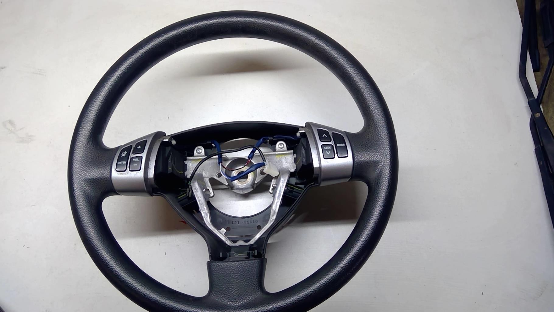 Volant SUZUKI SWIFT 3 Essence - 1