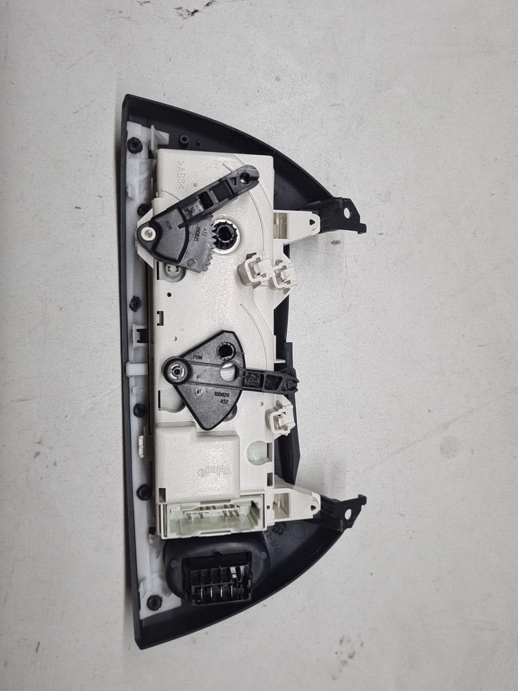 Commande chauffage RENAULT MEGANE 1 PHASE 2 Essence - 1