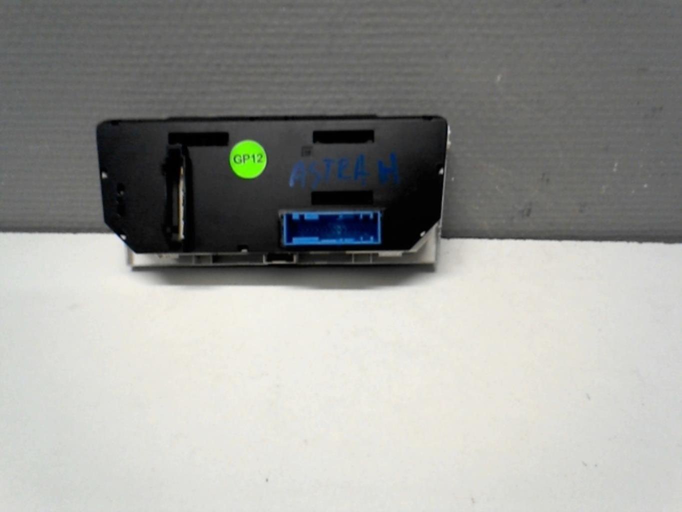 Commande chauffage OPEL ASTRA H  - 1