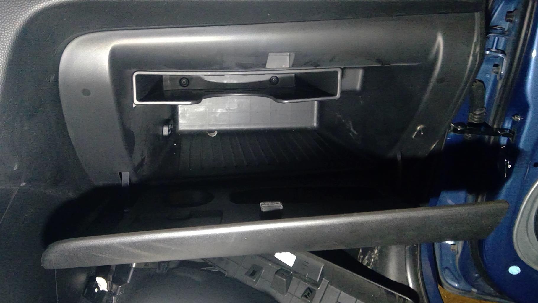 Boite a gants HYUNDAI IX 20 PHASE 1 Essence - 1