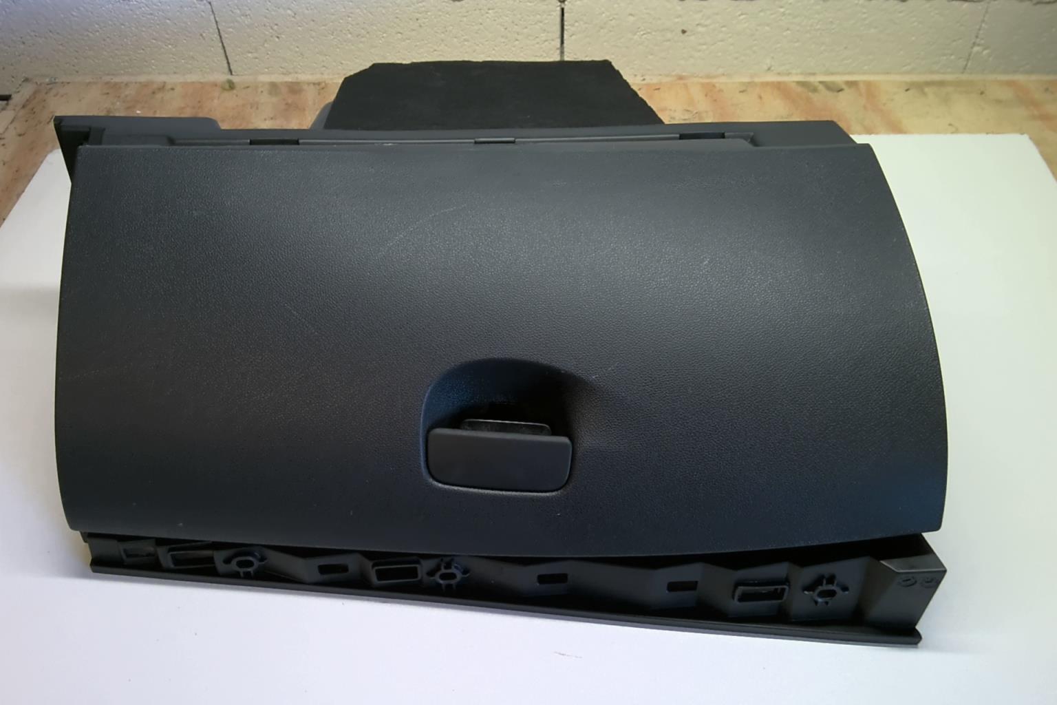 Boite a gants RENAULT MEGANE 3 PHASE 3 Essence - 1