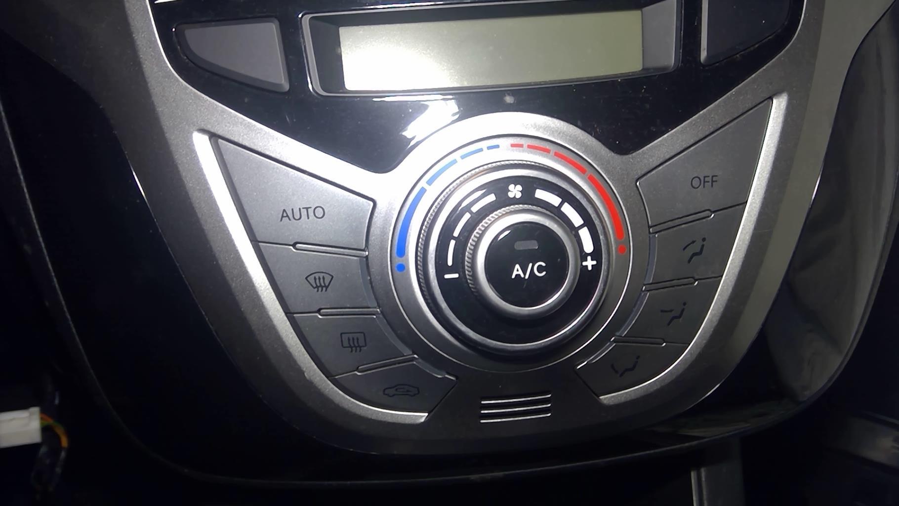 Commande chauffage HYUNDAI IX 20 PHASE 1 Essence - 1