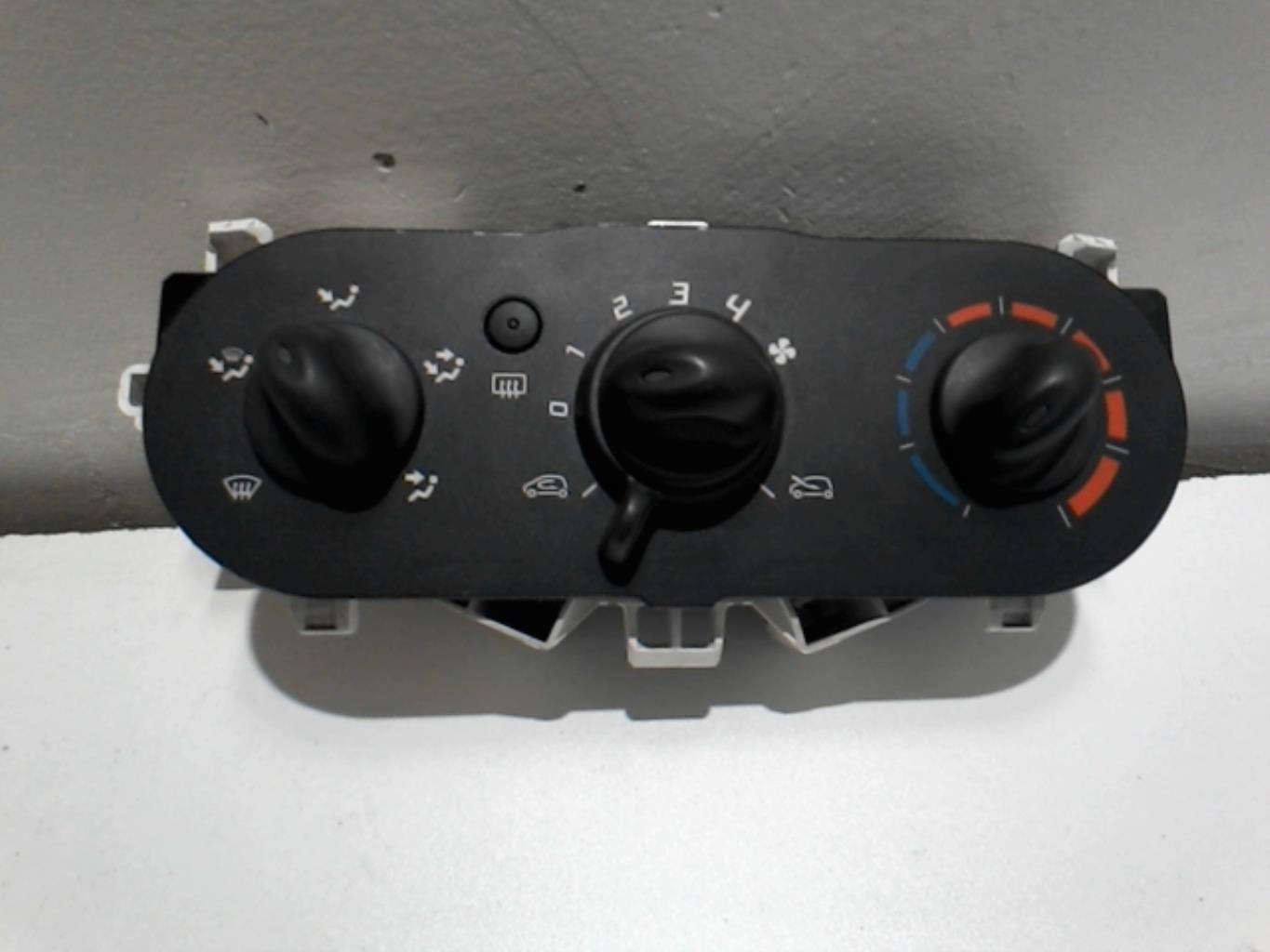 Commande chauffage RENAULT TWINGO 2  - 1