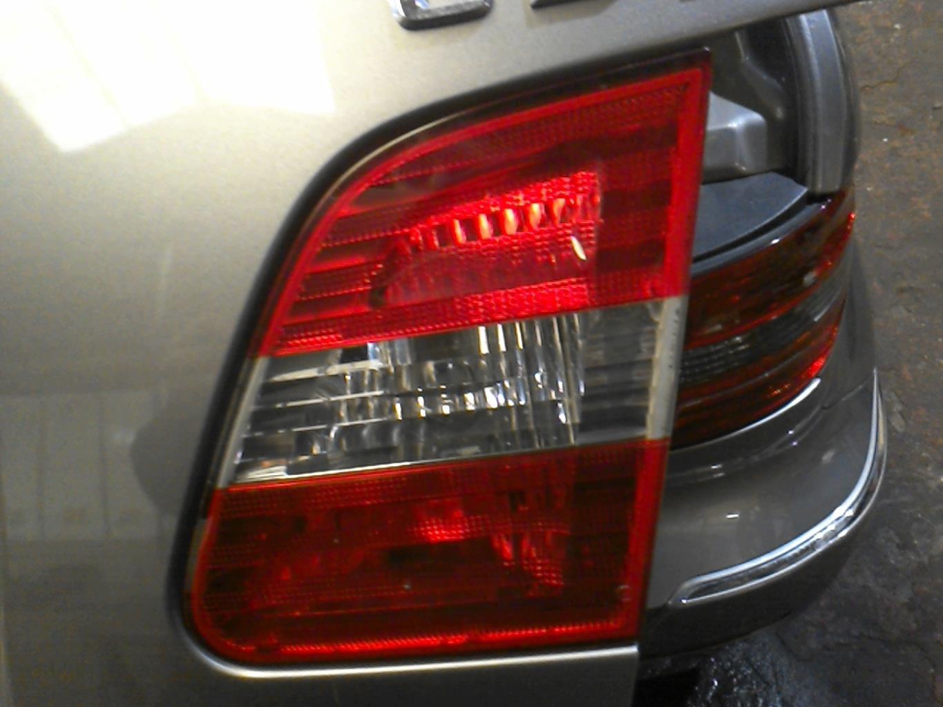 Feu arriere secondaire droit (feux) MERCEDES CLASSE B 245 PHASE 1 Diesel - 1