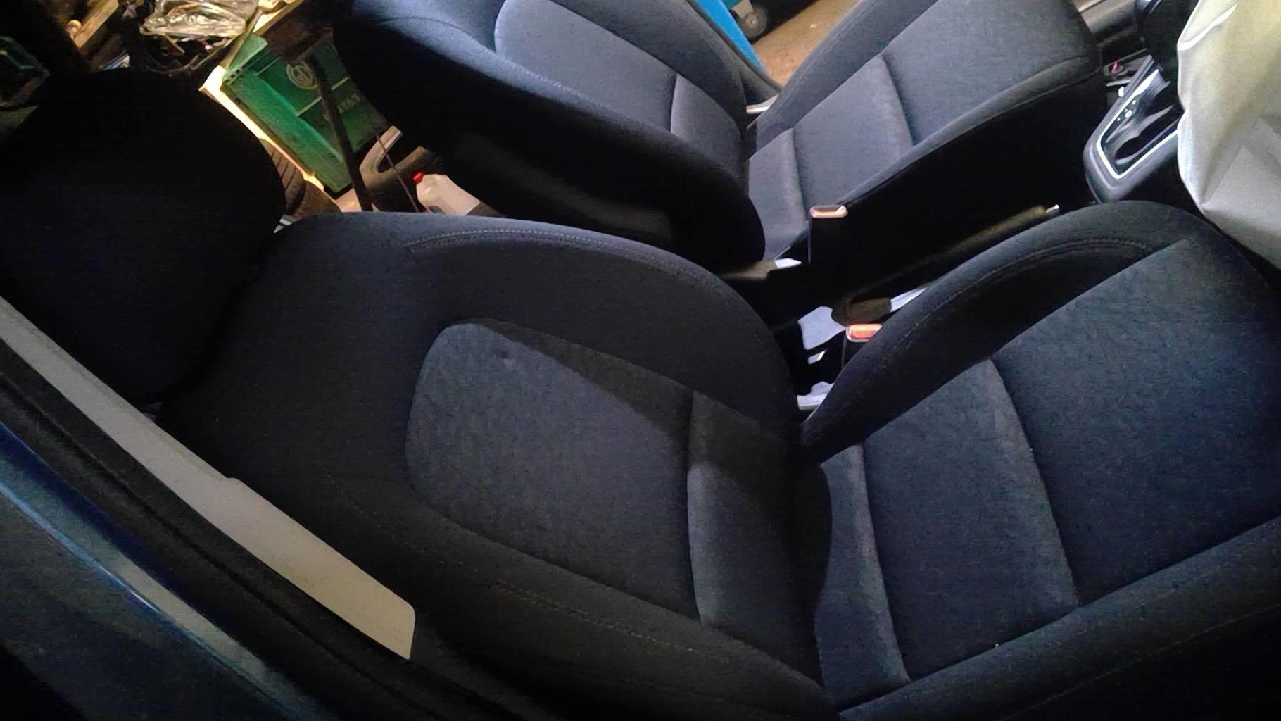 Interieur complet HYUNDAI IX 20 PHASE 1 Essence - 1