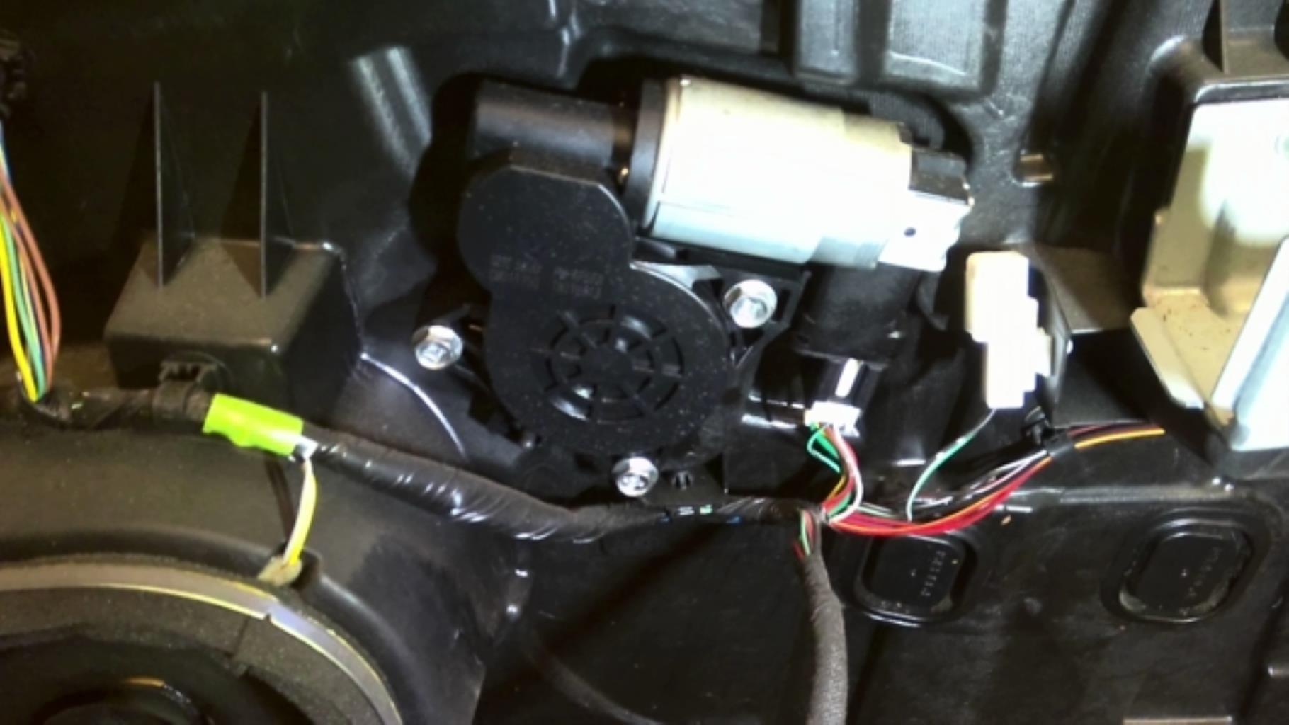 Leve vitre electrique avant droit MAZDA 5 1 PHASE 1 Diesel - 1