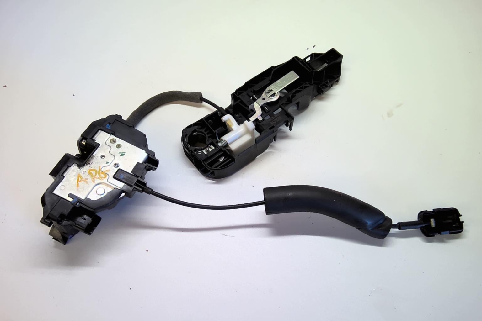 Serrure arriere gauche RENAULT MEGANE 3 PHASE 3 Essence - 1