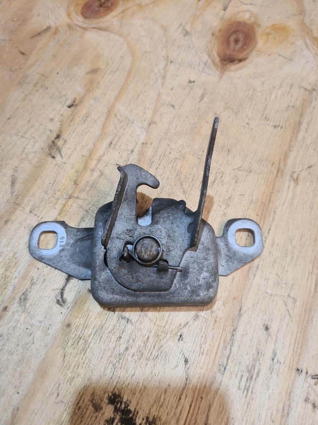 Serrure de capot DACIA SANDERO 1 Essence/GPL - 1