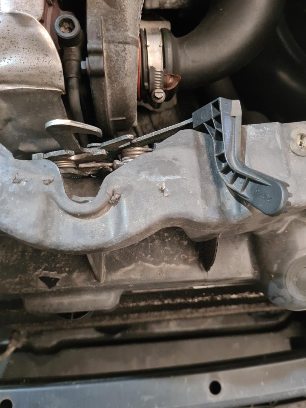 Serrure de capot PEUGEOT 207 Diesel - 1