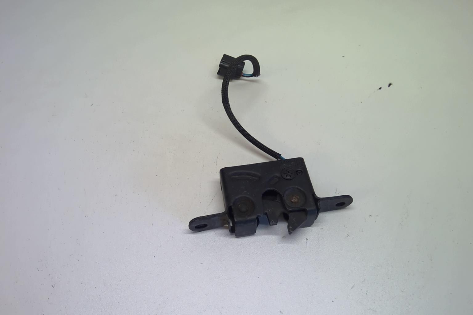 Serrure de capot RENAULT MEGANE 3 PHASE 3 Essence - 1