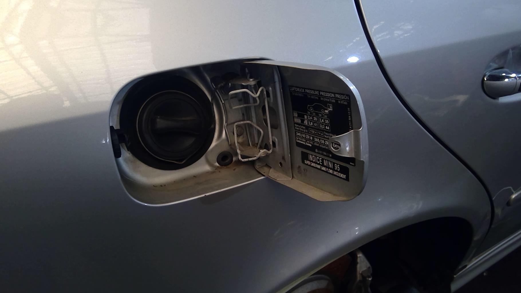 Trappe d'essence MERCEDES CLASSE E 211 PHASE 1 Essence - 1
