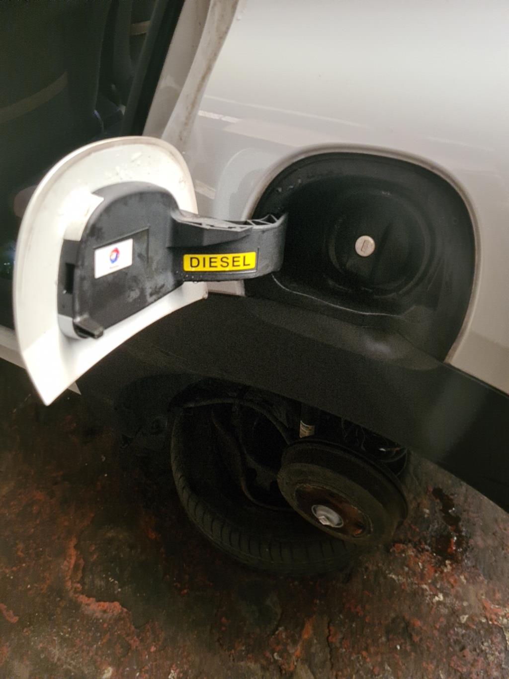 Trappe d'essence CITROEN C4 CACTUS Diesel - 1