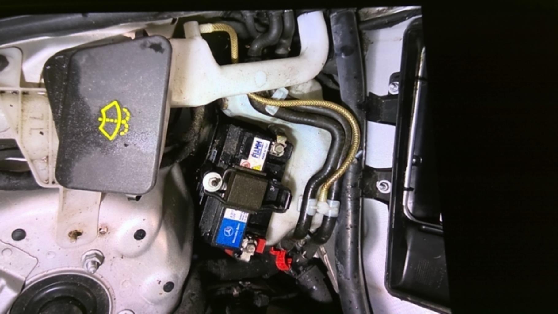 Vase de lave glace MERCEDES CLASSE E 211  - 1