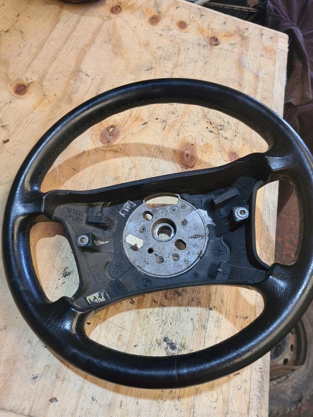 Volant B.M.W. SERIE 3  - 1