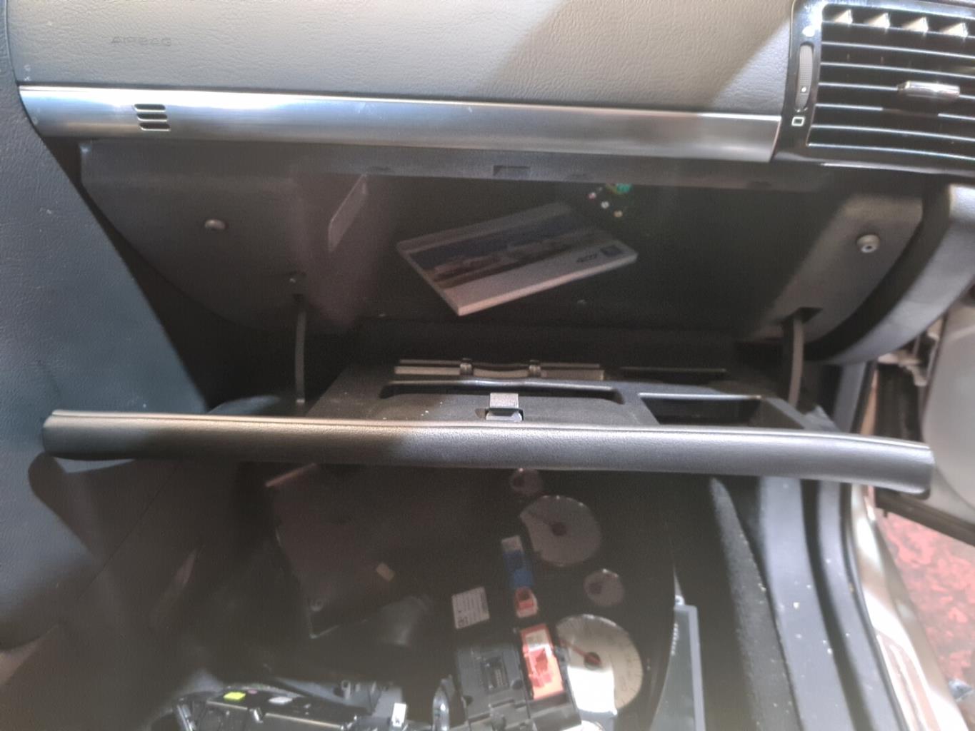Boite a gants PEUGEOT 407 PHASE 2 Diesel - 1
