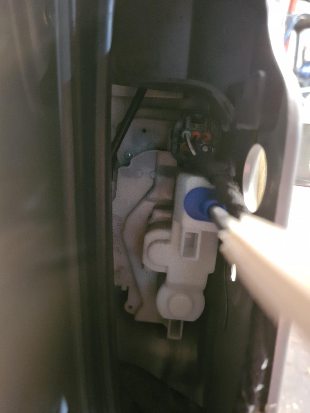 Serrure avant droit PEUGEOT BIPPER Diesel - 1