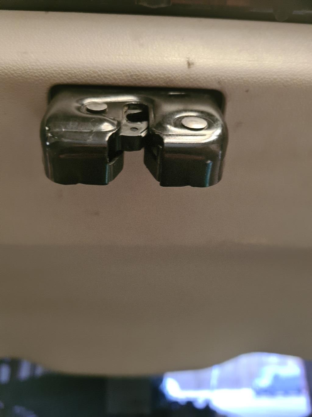 Serrure de coffre RENAULT SCENIC 3 PHASE 2 Diesel - 1
