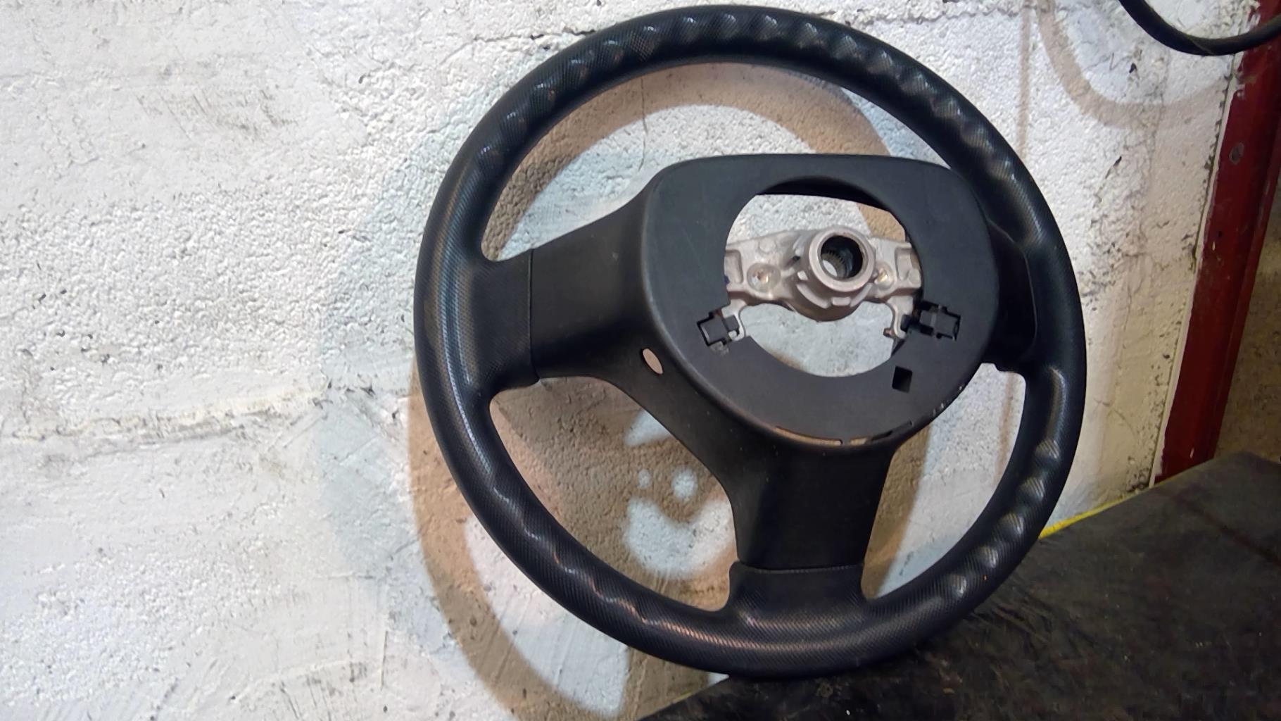 Volant PEUGEOT 107 PHASE 1 Essence - 1